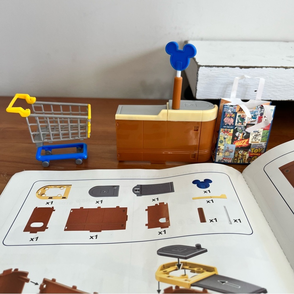 Zuru Mini Brands Disney Store Edition Checkout Cart‎ & Bag Replacement Pieces